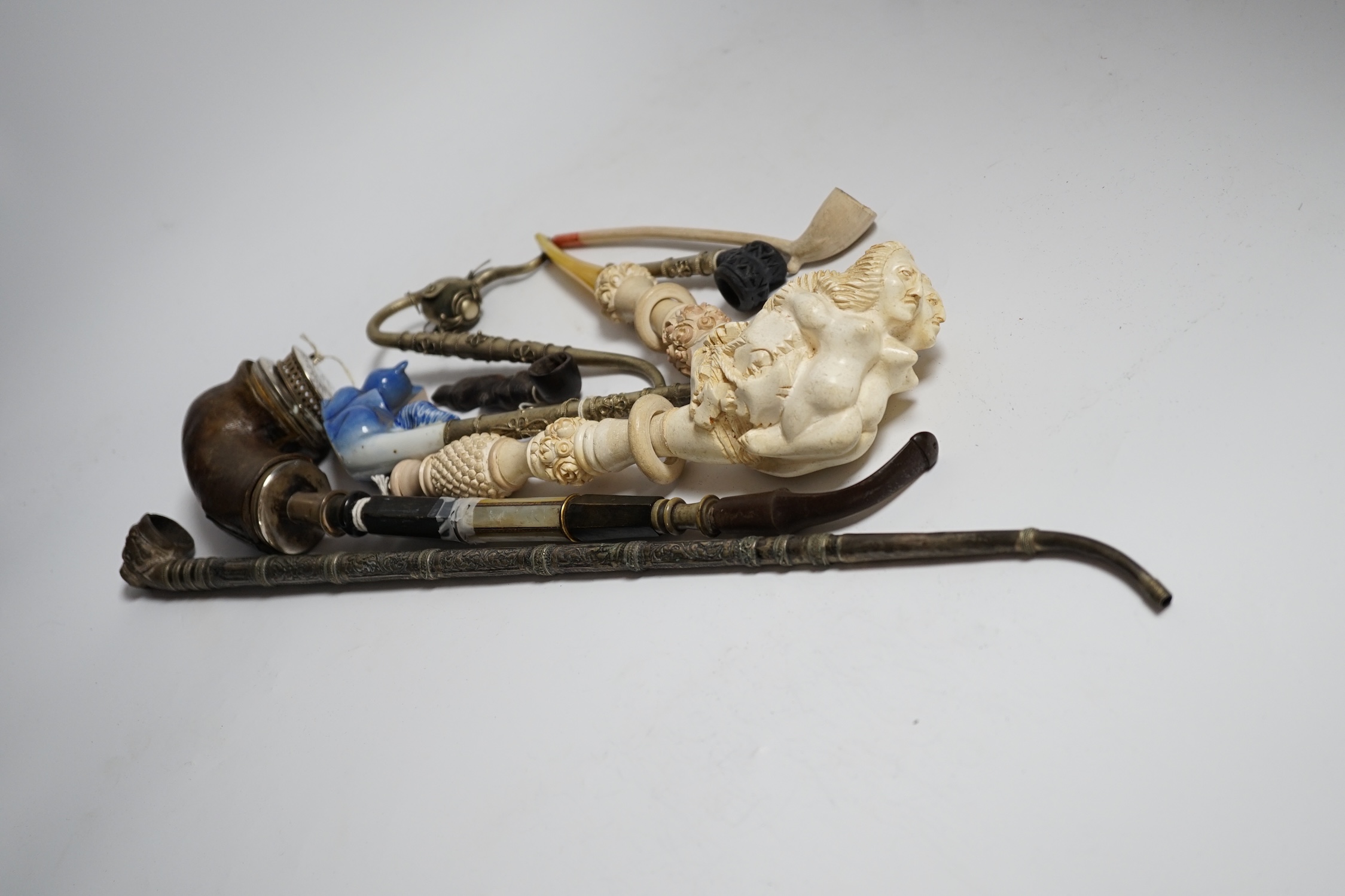 A quantity of various pipes including Meerschaum